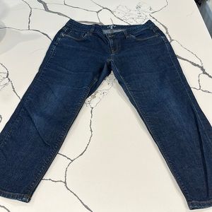 Loft midrise curvy crop size 12. Dark denim.